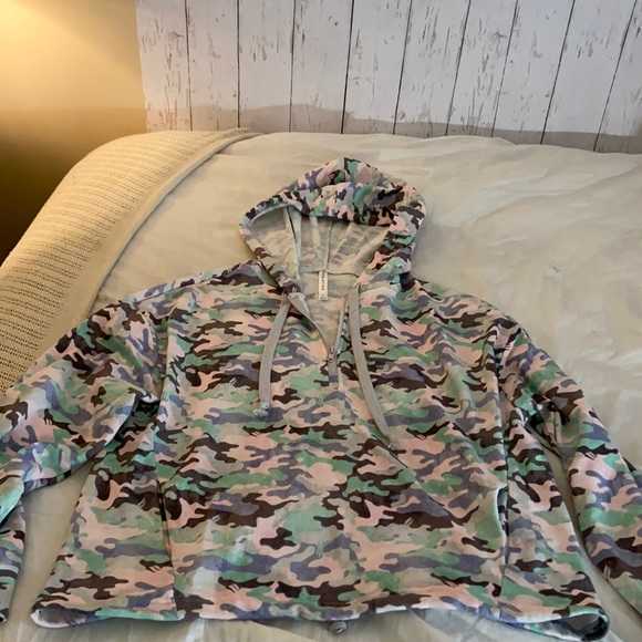 Fabletics camouflage hoodie - Picture 1 of 2